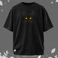 Camiseta negra HLWN con gato negro y ojos naranjas